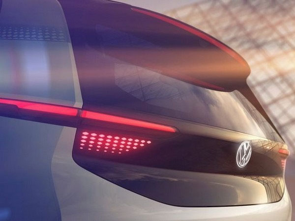 Volkswagen EV Concept Car Photo